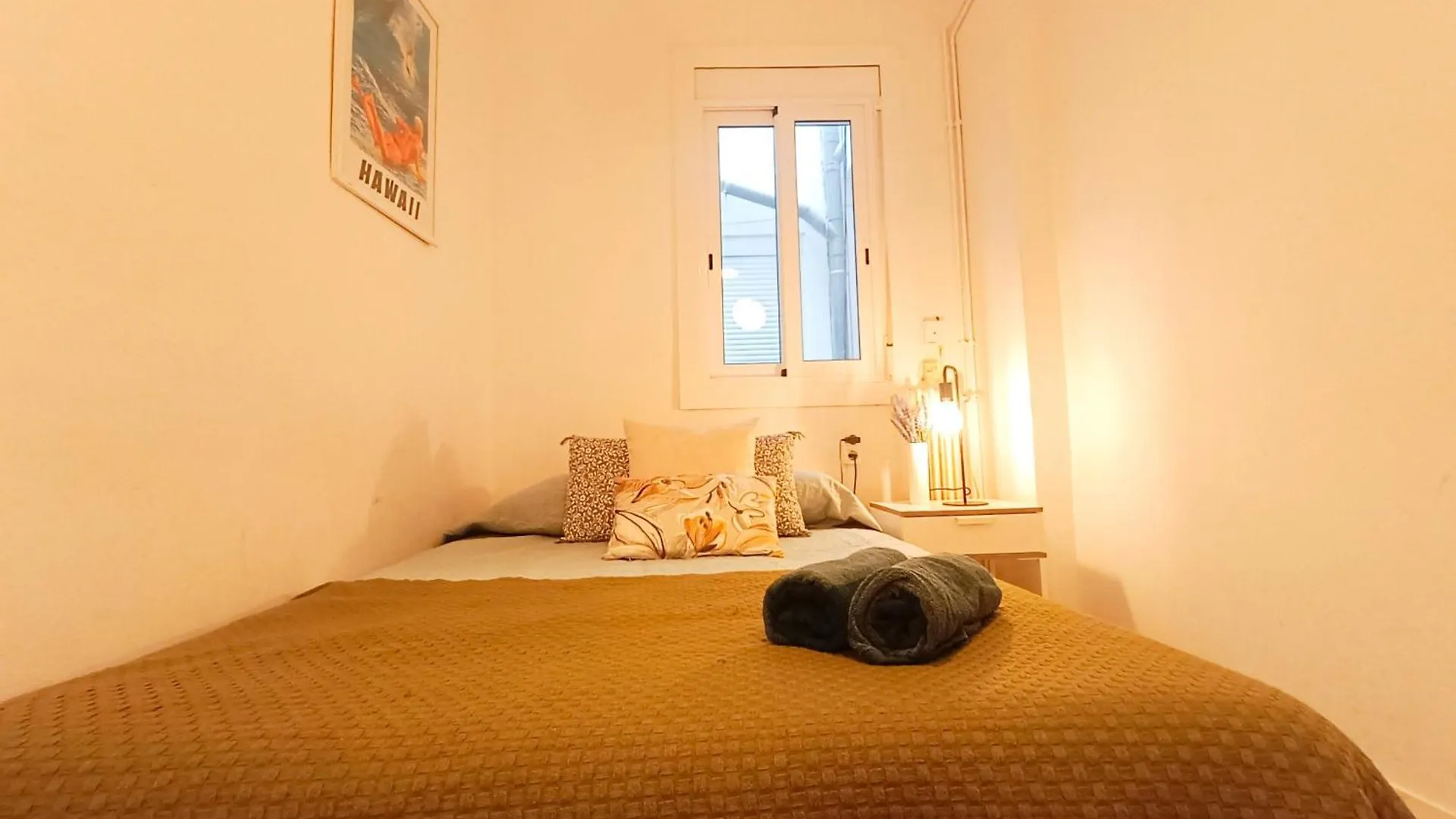 Private Rooms In Heart Of Barcelona Hostal